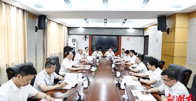 毛伟明在张家界市下沉一线接访