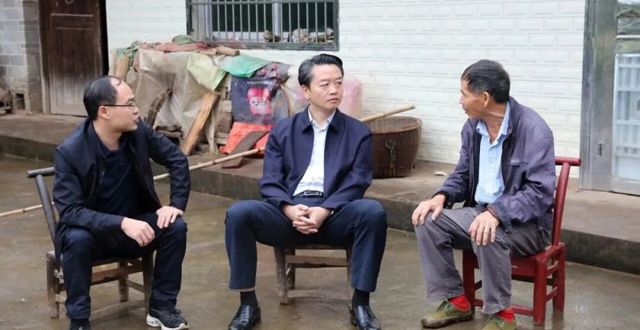 黄伟雄现场调研督办信访疑难问题化解工作